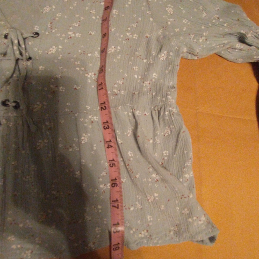 SO Sage Floral Peplum Blouse With Lace Up Front - Picture 10 of 11